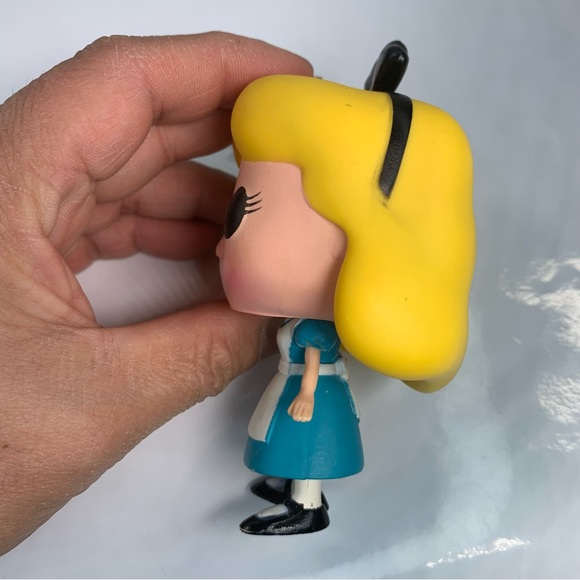 Funko POP Vinyl Figure Disney- Alice in Wonderland #49 - Picture 2 of 7